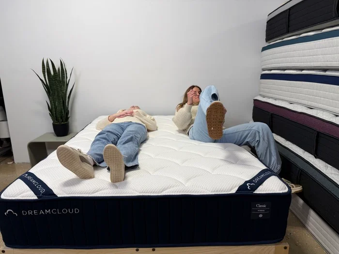 dreamcloud classic hybrid mattress motion isolation couples test5