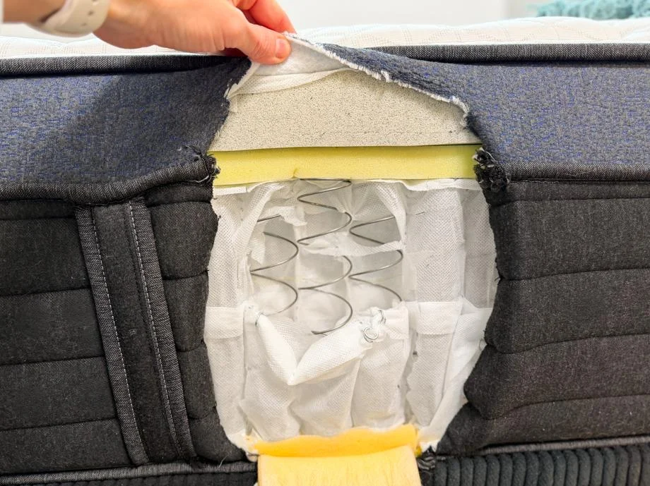 construction of the helix midnight luxe mattress 2 1