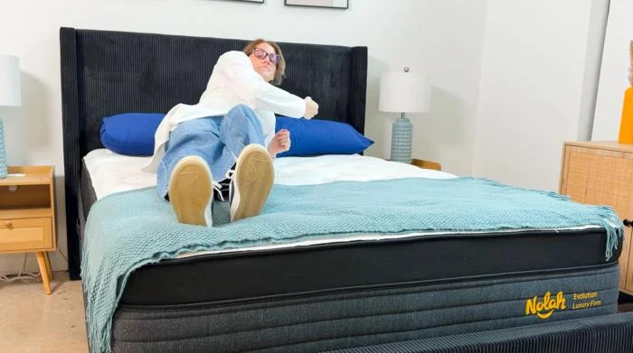 switch test on the nolah evolution luxury firm mattress