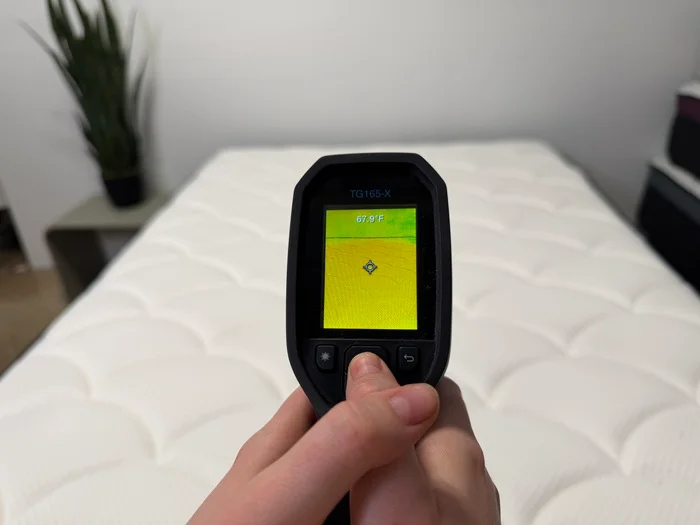 dreamcloud classic hybrid mattress cooling temperature test before2
