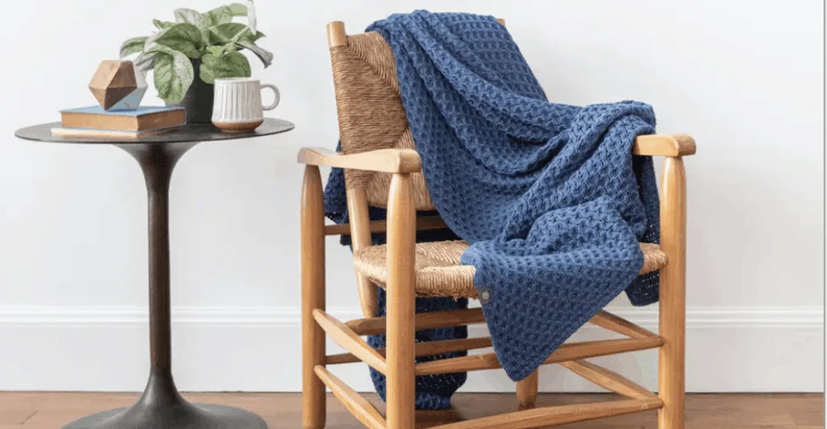 Tuft _ Needle throw blanket 