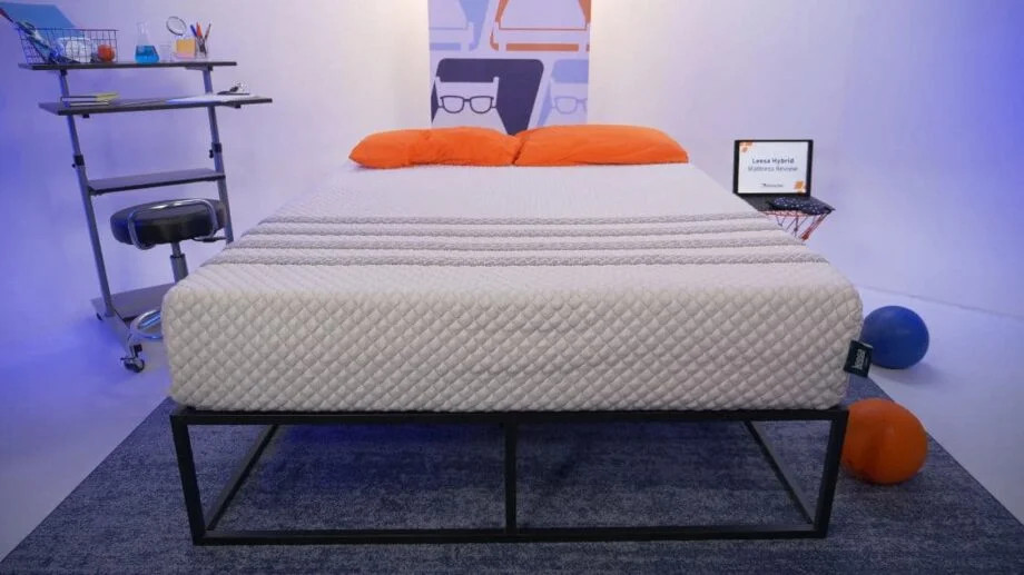 leesa hybrid hero image