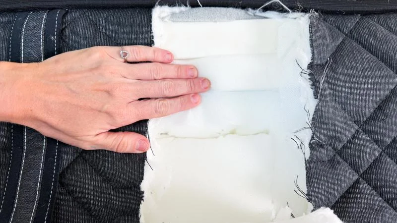 A close look at the layers that make up the internal construction of a Beautyrest Black Series 3 mattress.