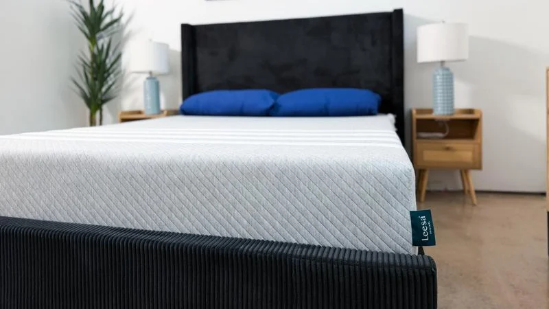 Tag on the corner of a Leesa Original Mattress