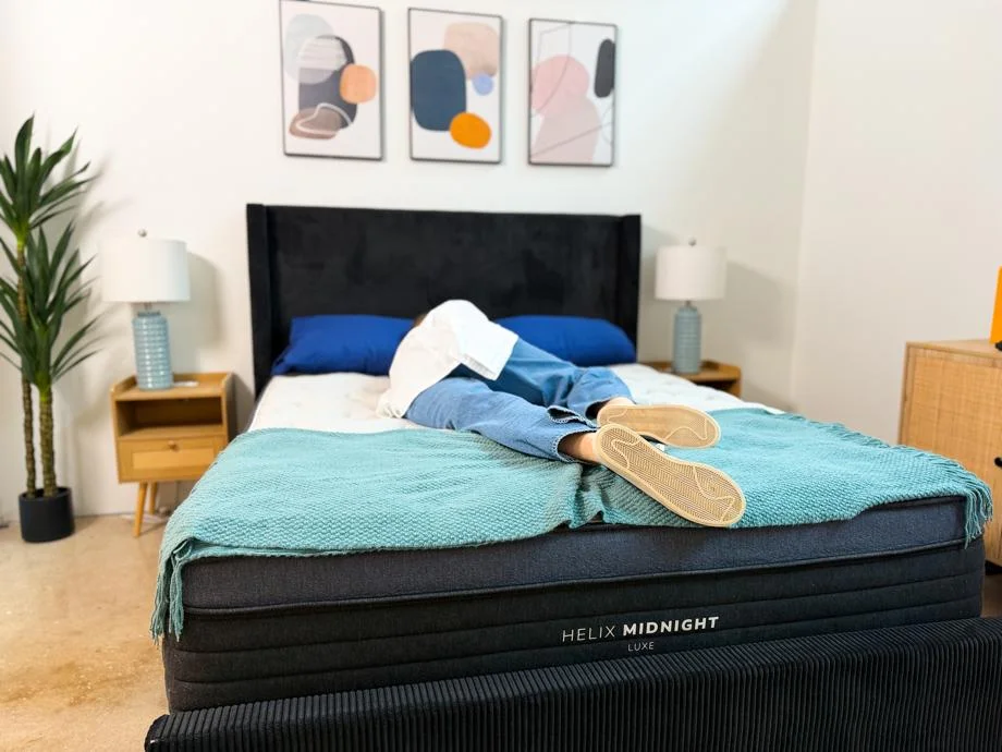 side sleeping on the helix midnight luxe mattress 1
