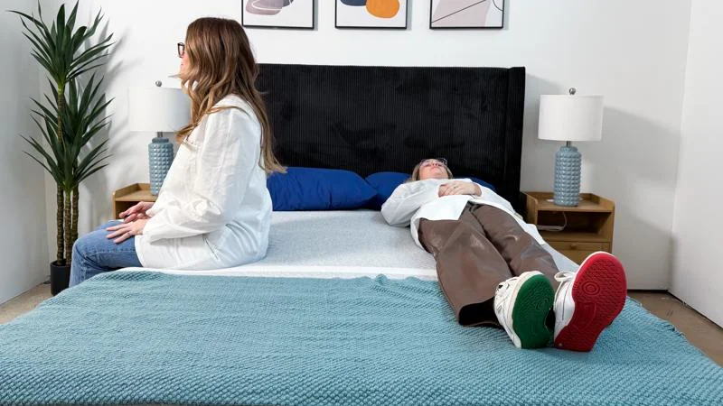 Partner test on the Leesa Original Mattress